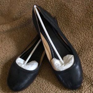 Frye Carson navy blue leather ballet flats